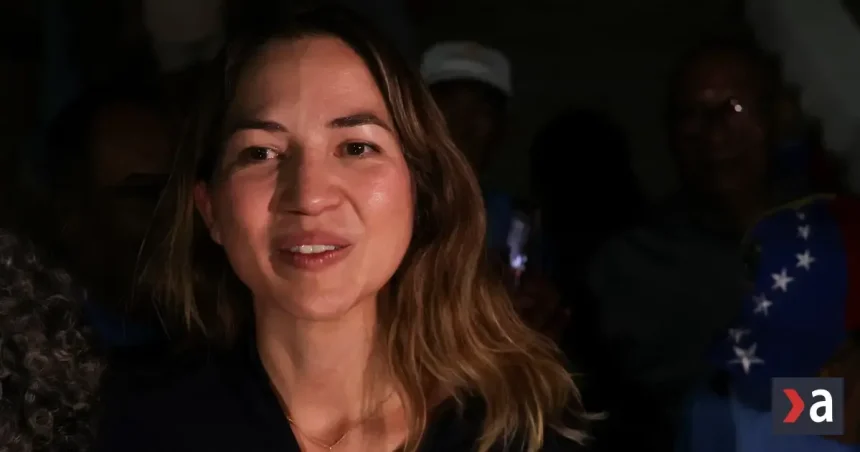 Spolupracovníčka Machadovej sa po vyše roku v exile vrátila do Venezuely