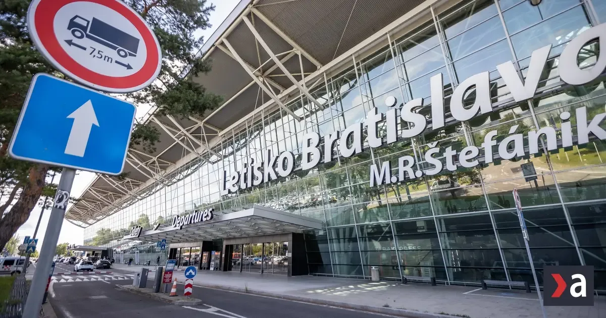 Taxikári žiadajú ukončenie exkluzívnych zmlúv s Boltom na letisku v Bratislave