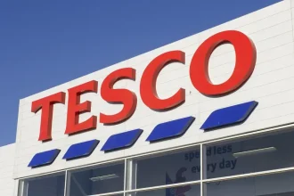 Tesco sa blíži k odchodu zo Slovenska. Poznáme konkrétnych záujemcov o jeho kúpu