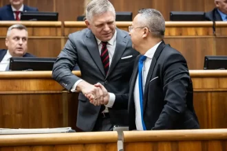 Transakčná daň zostáva v hre, podľa poslanca SNS nič v rozpočte nevedie k jej zrušeniu
