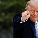 Trump chce namiesto tlačovej miestnosti v Bielom dome bazén. Nazval ju „falošné správy“