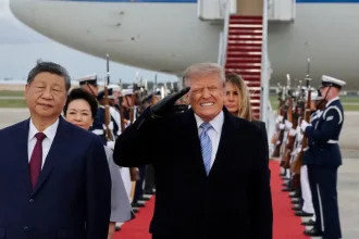 Trump pred Si Ťin-pchingom spomenul predaj zbraní Taiwanu a navrhol ich aj Číne