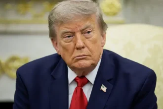 Trump schválil vojenskú základňu s dronmi pri Víťaznom oblúku