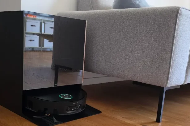 Upratuje aj rohy, okraje a pod nábytkom. Robot prekvapil, kam až sa dostane