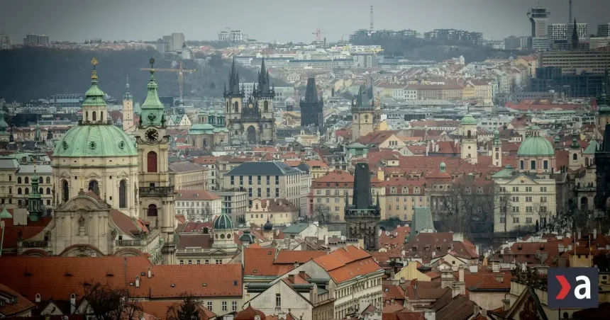 Vláda schválila rozpočet s deficitom 386 miliárd