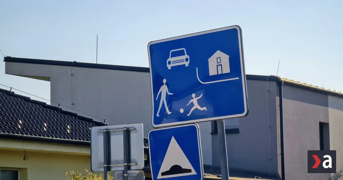 Vodič nedal prednosť a zaútočil. Incident ukazuje neznalosť pravidiel v obytných zónach