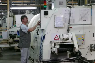 Volkswagen predáva martinskú fabriku. Osud zamestnancov je neistý