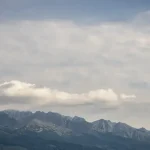Výrazné ochladenie, silný vietor a sneženie od 1500 metrov