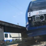 Zrážka vlaku s autobusom v Bratislave: obmedzenia v doprave
