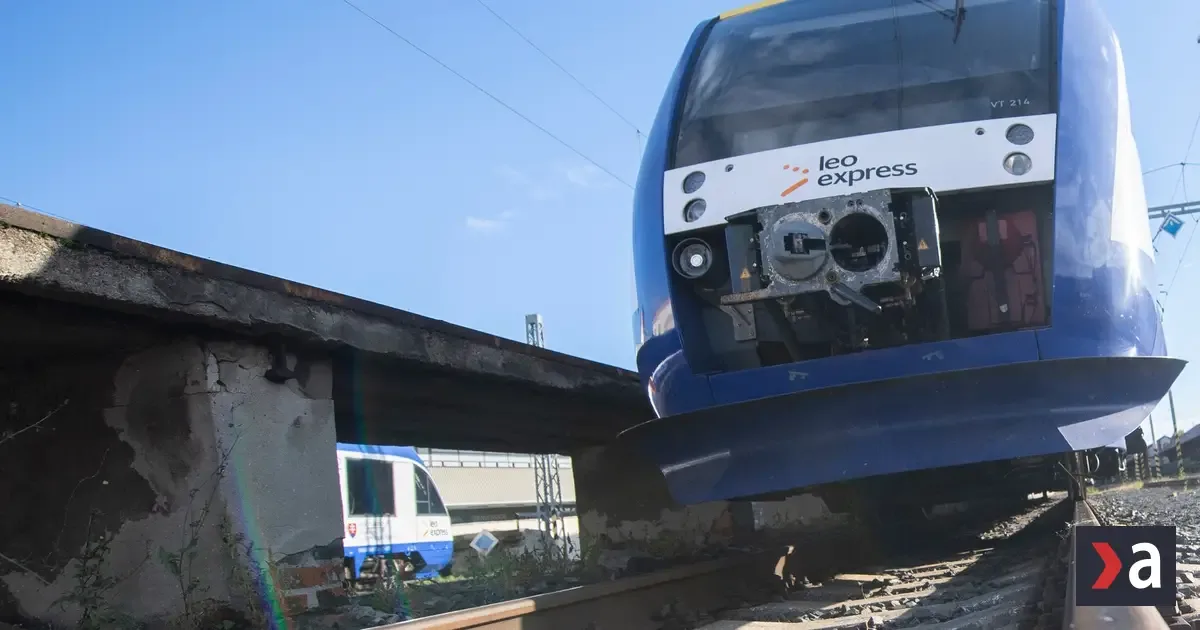 Zrážka vlaku s autobusom v Bratislave: obmedzenia v doprave