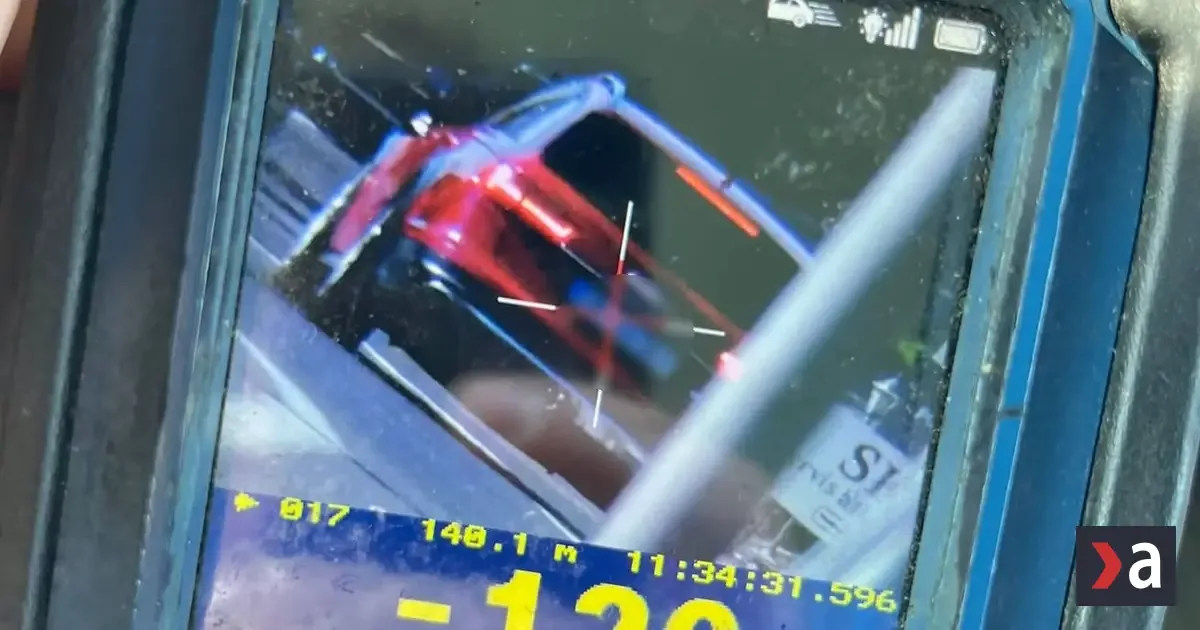 19-ročný vodič išiel v obci 120 km/h, vodičský preukaz mu zadržali na mieste