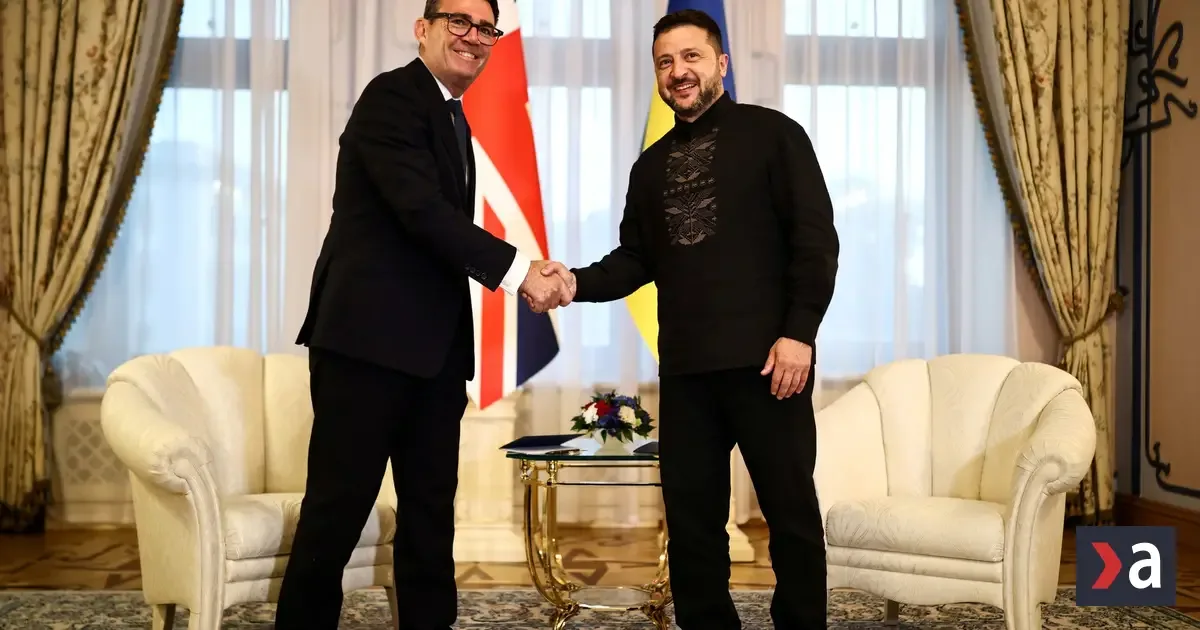 Andy Burnham sľubuje tvrdšie sankcie voči Rusku, Zelenskyj oceňuje podporu Británie