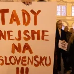 Babišova vláda odložila zrušenie poplatkov za ČT a rozhlas, hlasovalo sa po štvrtej ráno