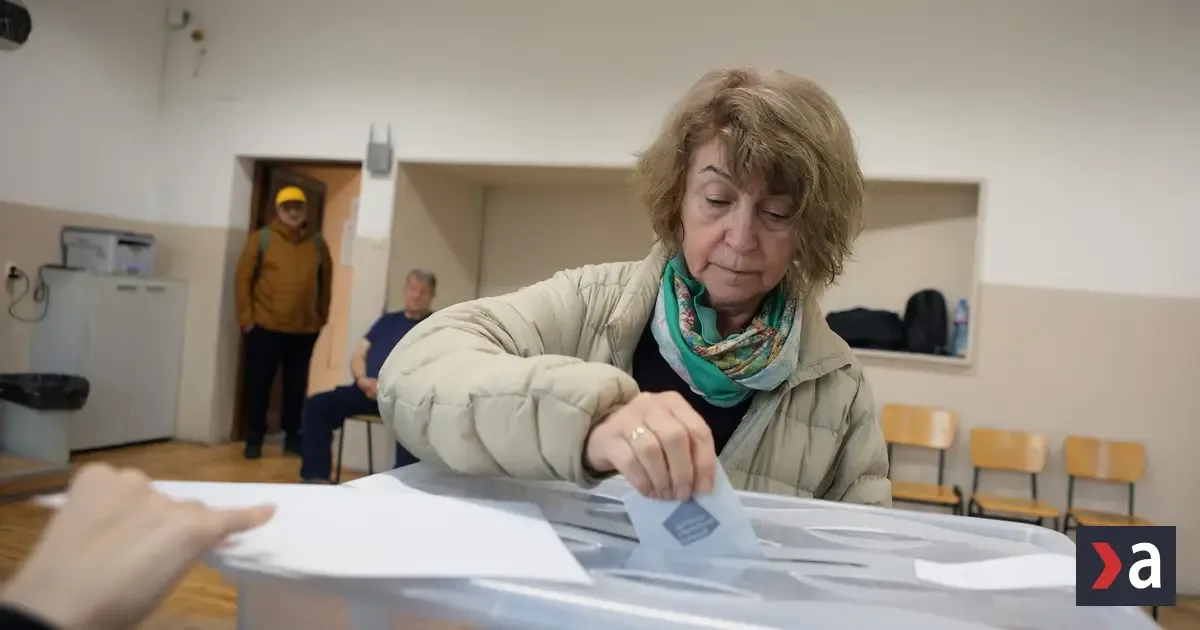 Bulharsko volí prezidenta, favoritkou prieskumov je Iliana Jotová
