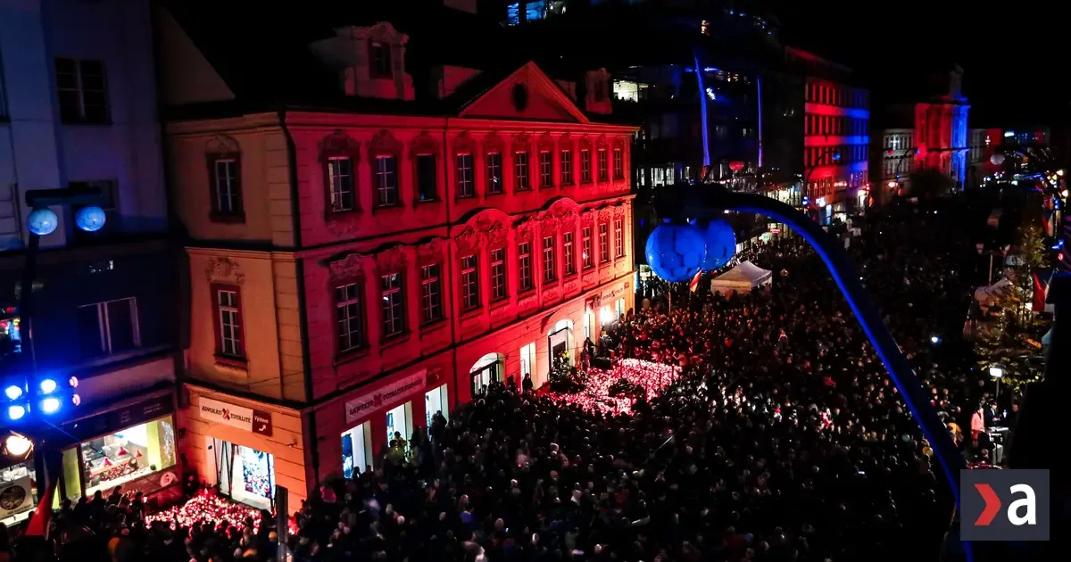 České ministerstvo kultúry odmietlo dotáciu na oslavy revolúcie, ľudia spustili zbierku