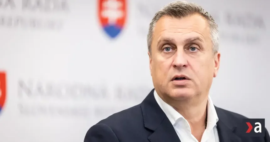 Danko: Rozpočet je „nutné zlo“, koalícia verí v 76 hlasov