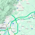 Diaľnica D2 z Bratislavy na Záhorie je preplnená, motoristi sa zdržia v kolónach