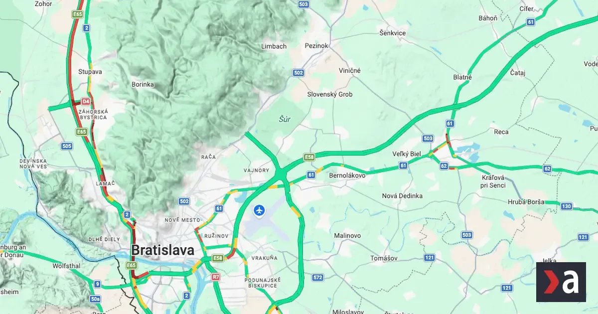 Diaľnica D2 z Bratislavy na Záhorie je preplnená, motoristi sa zdržia v kolónach