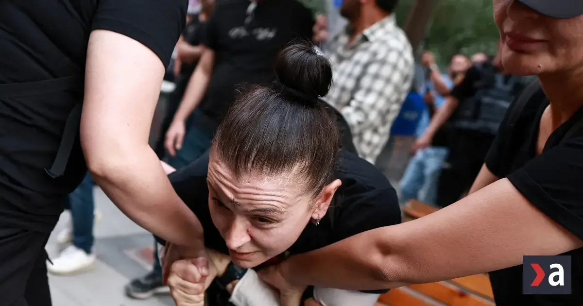 EÚ kritizuje Turecko za odklon od demokracie, Ankara sa vzďaľuje členstvu