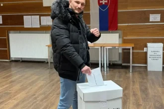 Fenomén Instagramu Atilla Leško neuspel. V Rožňave dostal len pár desiatok hlasov