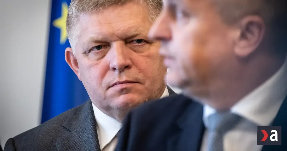 Fico môže odovzdať moc Pellegriniho úradníckej vláde, tvrdí politológ Spáč