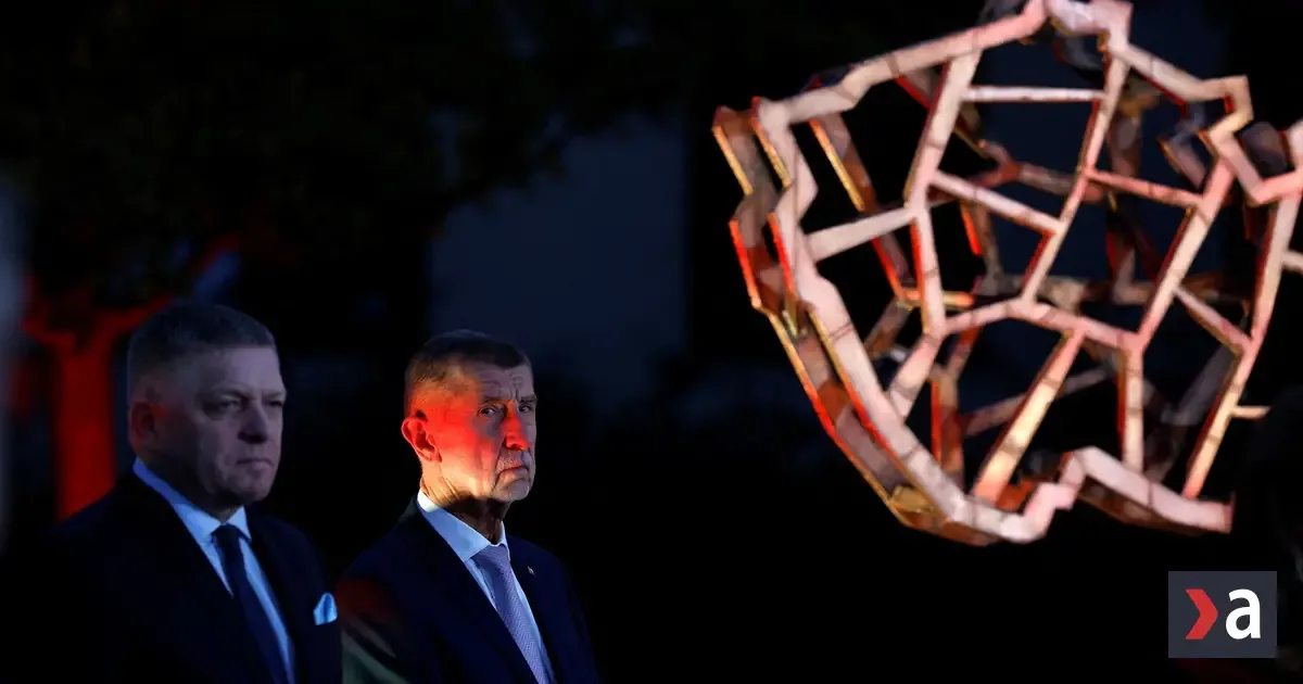 Fico navštívil Babiša v Praze, přivítal ho piskot. Protestující: jdi do Ruska