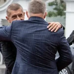 Fico v utorok vycestuje do Prahy, stretne sa s Babišom a odhalia spoločnú sochu