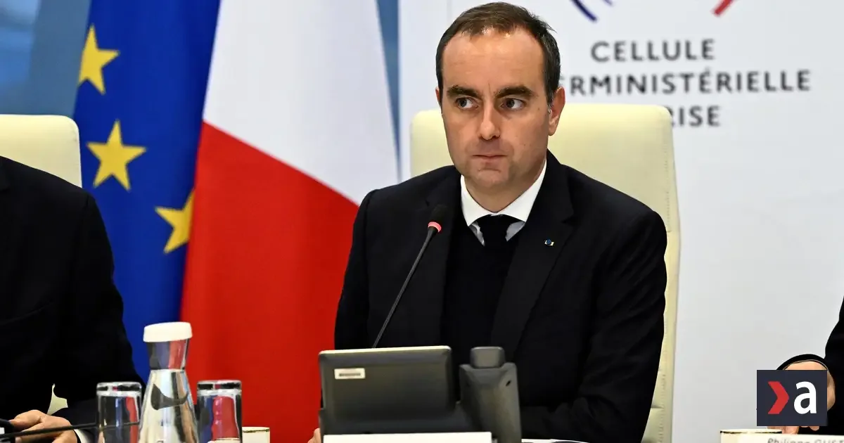 Francúzsko zavádza zákaz vychádzania, sever krajiny zasiahli rabovania