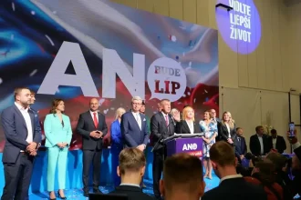 Hnutie ANO naďalej vedie, no s najslabším výsledkom od mája. Posilnilo STAN
