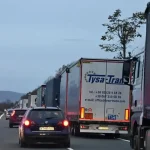 Kolóny na cestách: Cesta do Ružomberka stojí dve hodiny, na D1 vážna nehoda