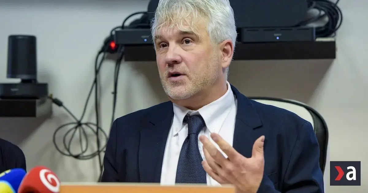Komisár pre deti žiada posilniť autoritu učiteľov v triedach