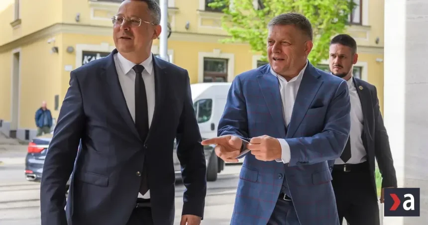 Končí sa rozprávka o Ficovom sociálnom štáte? Za úroky ročne zaplatíme ako za 20 nemocníc.