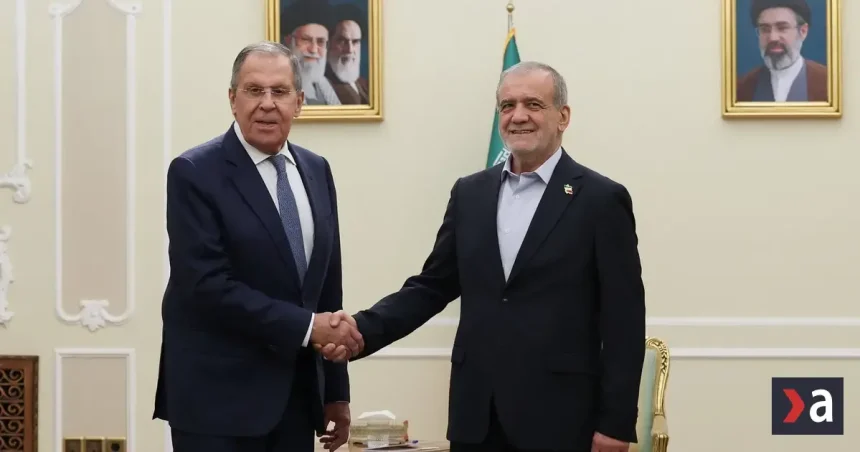 Lavrov pricestoval do Iránu, Rusko a Irán deklarujú prehĺbenie vzájomných vzťahov