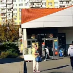 Lučenecký mladík sa vytrhol pracovníčke SBS. Policajti zverejnili zábery zásahu