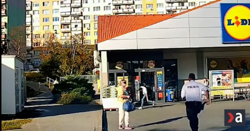 Lučenecký mladík sa vytrhol pracovníčke SBS. Policajti zverejnili zábery zásahu