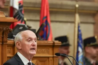 Maďarský prezident vyhlásil „nekrvavú revolúciu“ a obnovu ústavnej demokracie