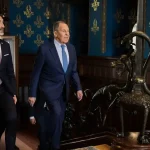 Nezmysly vládnych politikov sú nehorázne. Naša demoralizovaná elita uráža Ukrajincov