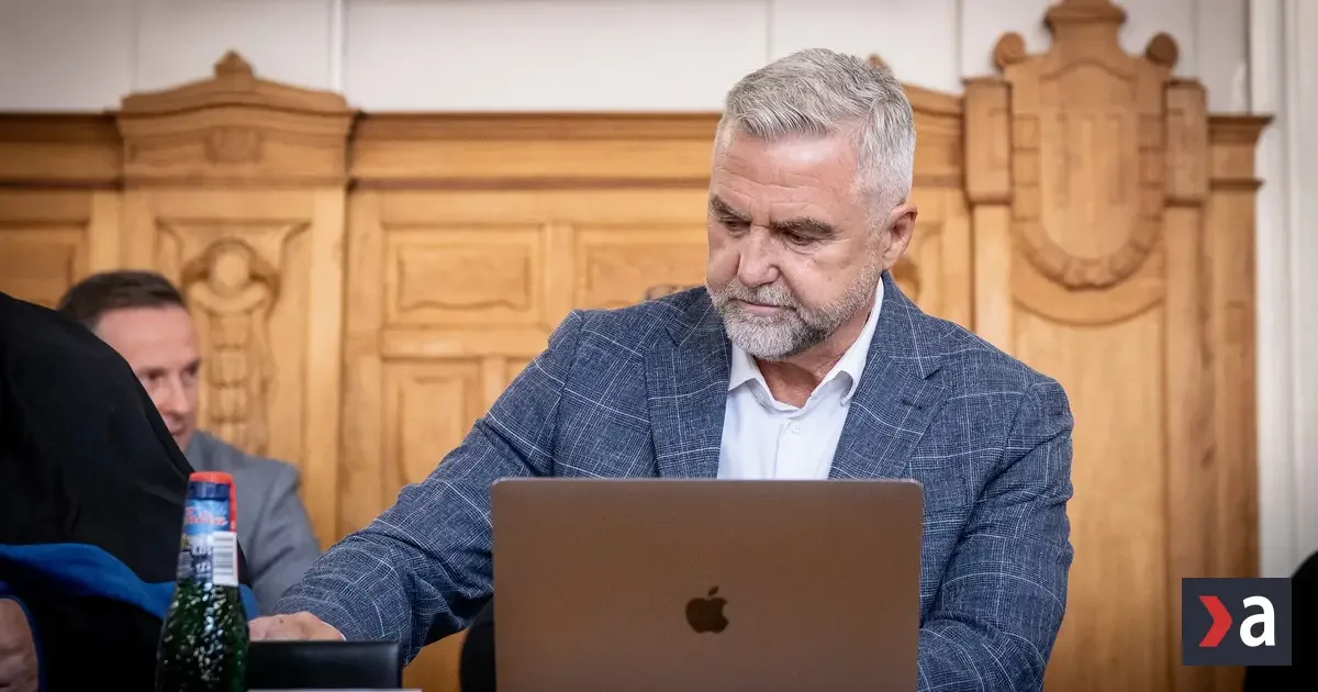 Očistec: Na súde vypovedá expolicajt Ján Kaľavský, priviedla ho eskorta