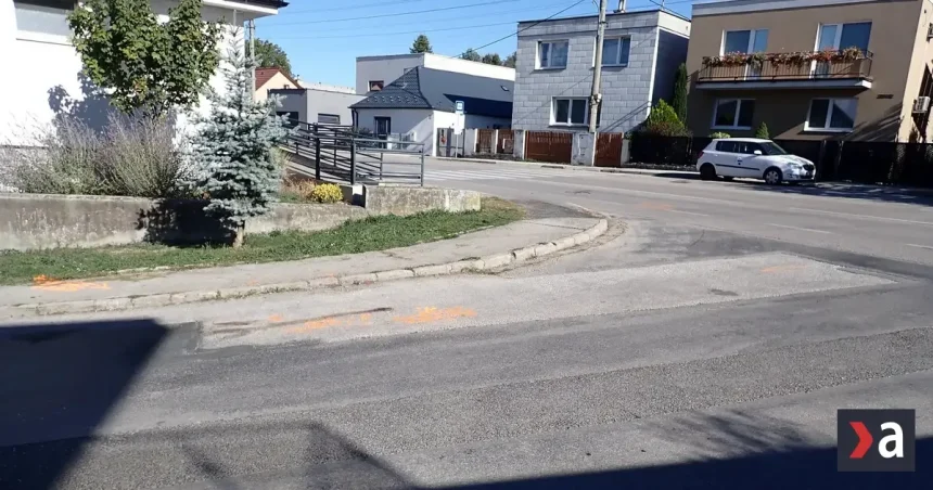 Pátrajú po vodičovi, ktorý zrazil ležiaceho muža a ušiel