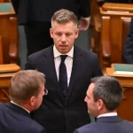 Péter Magyar vyzval šéfov kontrolného a protimonopolného úradu, aby odstúpili