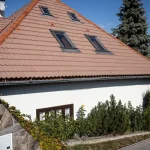 Po kariére vo verejnoprávnych médiách si kúpil vilu blízko Bonaparta. Vlastní aj haciendu.