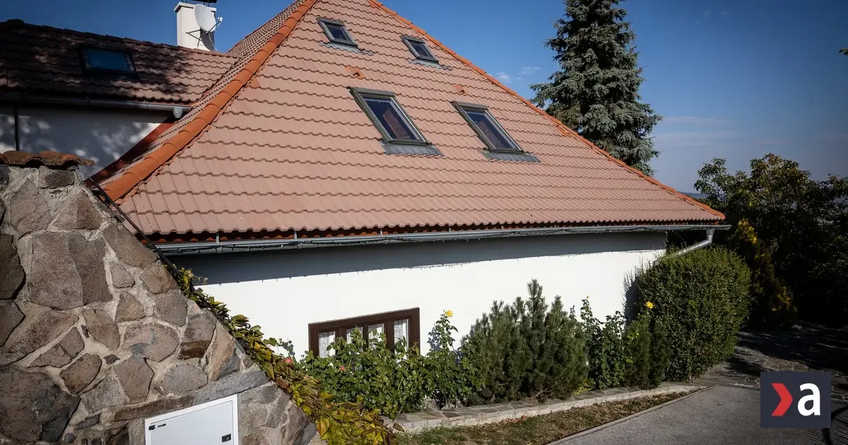 Po kariére vo verejnoprávnych médiách si kúpil vilu blízko Bonaparta. Vlastní aj haciendu.