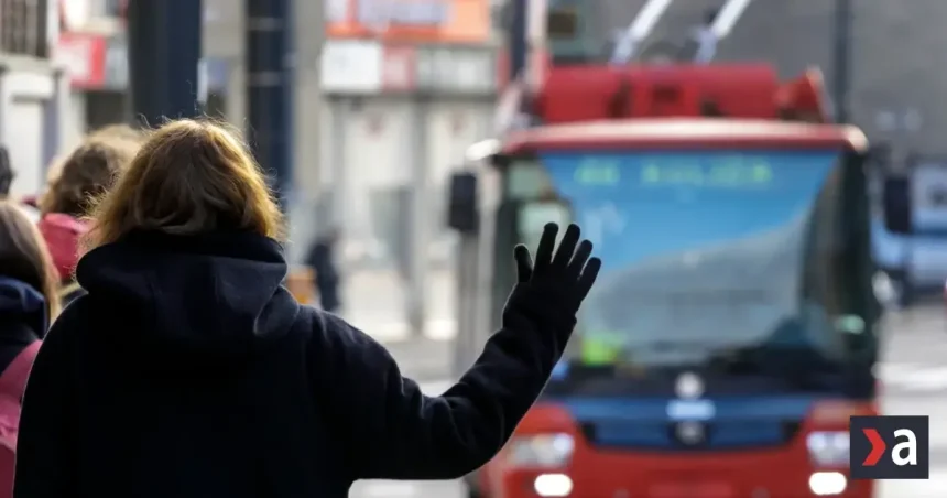 Po útoku v Staškove napadol v Bratislave študentov Lekárskej fakulty čakajúcich na autobus