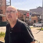 Polícia pátra po totožnosti muža z fotografie po útoku na pošte v Senci