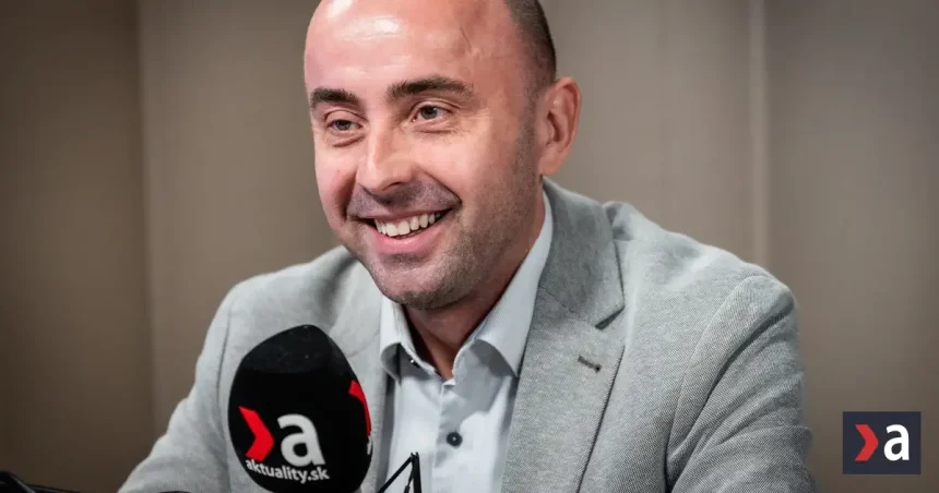 Politológ Štefančík: V slovenskej politike vidím rovnaké stratégie ako u nacistov