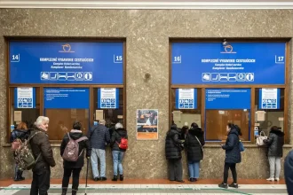 Polovičná zľava na vlakové lístky už dostupná na všetkých predajných miestach