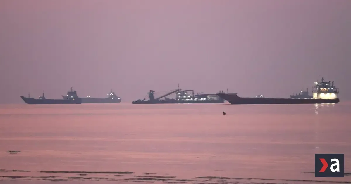 Požiar na tankeri v Hormuzskom prielive po útoku, posádka bez zranení