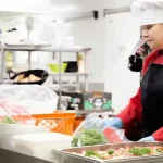 Pranie a údržba pracovných odevov v školskej jedálni: Kto to zabezpečí?