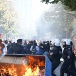Protesty proti korupcii a stavebnému projektu otriasli albánskou vládou