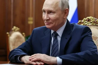 Putin by útoky zastavil len v deň ukrajinských volieb, tvrdí Kremeľ
